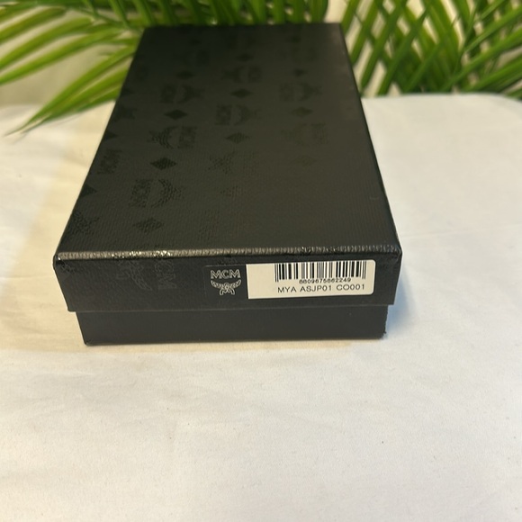 💯 Authentic MCM Brown Visetos Card Case, New With Tags, Unique and Rare Item. - Picture 11 of 13